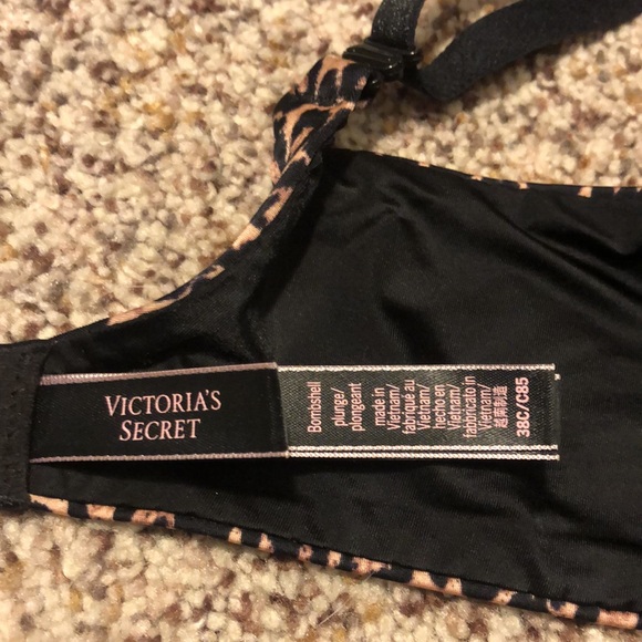 Victoria Secret Bombshell push cup Bra 38C used leopard print - Picture 2 of 4
